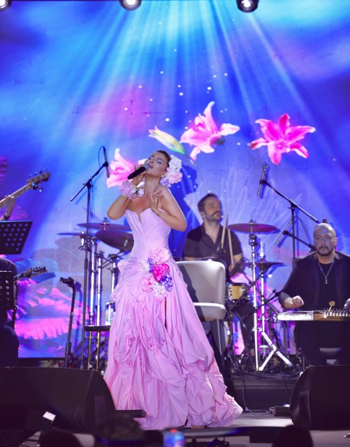 Gülben Ergen, Kurban Bayramı'nın ilk gününde Kıbrıs Limak Otel'de sahne aldı