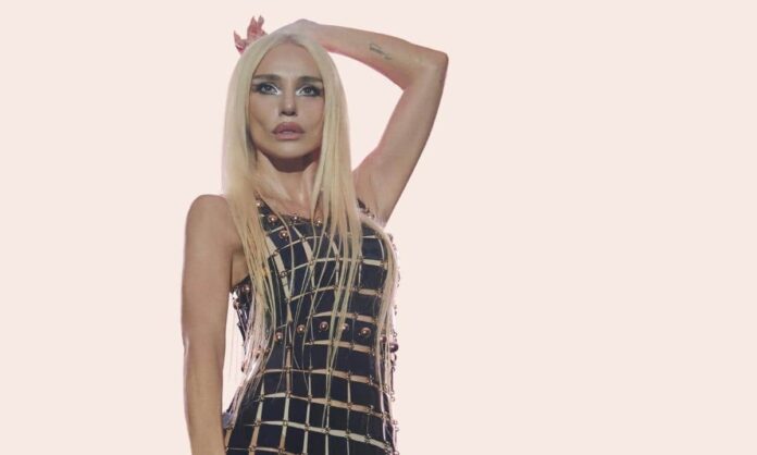 Gülşen, 30 Temmuz'da Harbiye'de Modern Sahne Tasarımıyla Konser Verecek