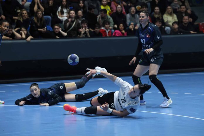 Bursa Büyükşehir Belediyespor Kadın Hentbol Takımı, Avrupa Kupası Yarı Finali Yolunda PAOK'u Mağlup Etti