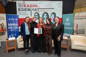 Bursa'da 'Edebiyat ve Kadın' Buluşmasında Sema Soykan, Okurlarıyla Adsız Roman Üzerine Konuştu