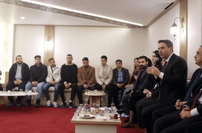 Bakan Bayraktar: Türkiye'nin Enerji Bağımsızlığı İçin Gençlerimizle Hedeflerimize Yürüyoruz