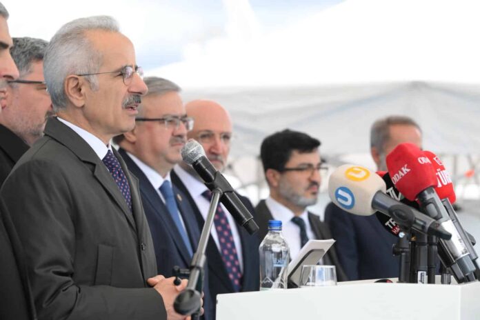 Ankara-İzmir Hızlı Tren Hattı ile 11,5 Milyon Vatandaş Modern Demiryolu Konforuna Erişecek