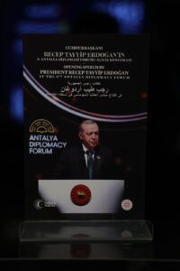 Cumhurbaşkanı Erdoğan’ın ADF açılış konuşması üç dilde kitap olarak yayımlandı