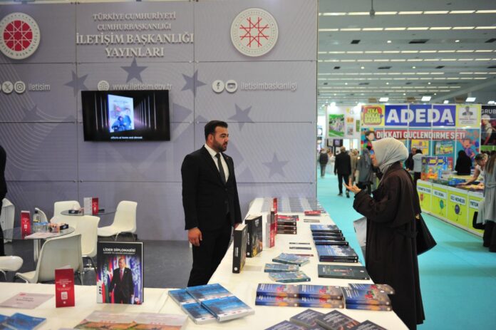 İletişim Başkanlığı Yayınları 23. Ankara Kitap Fuarı’nda Katılımcılarla Buluştu